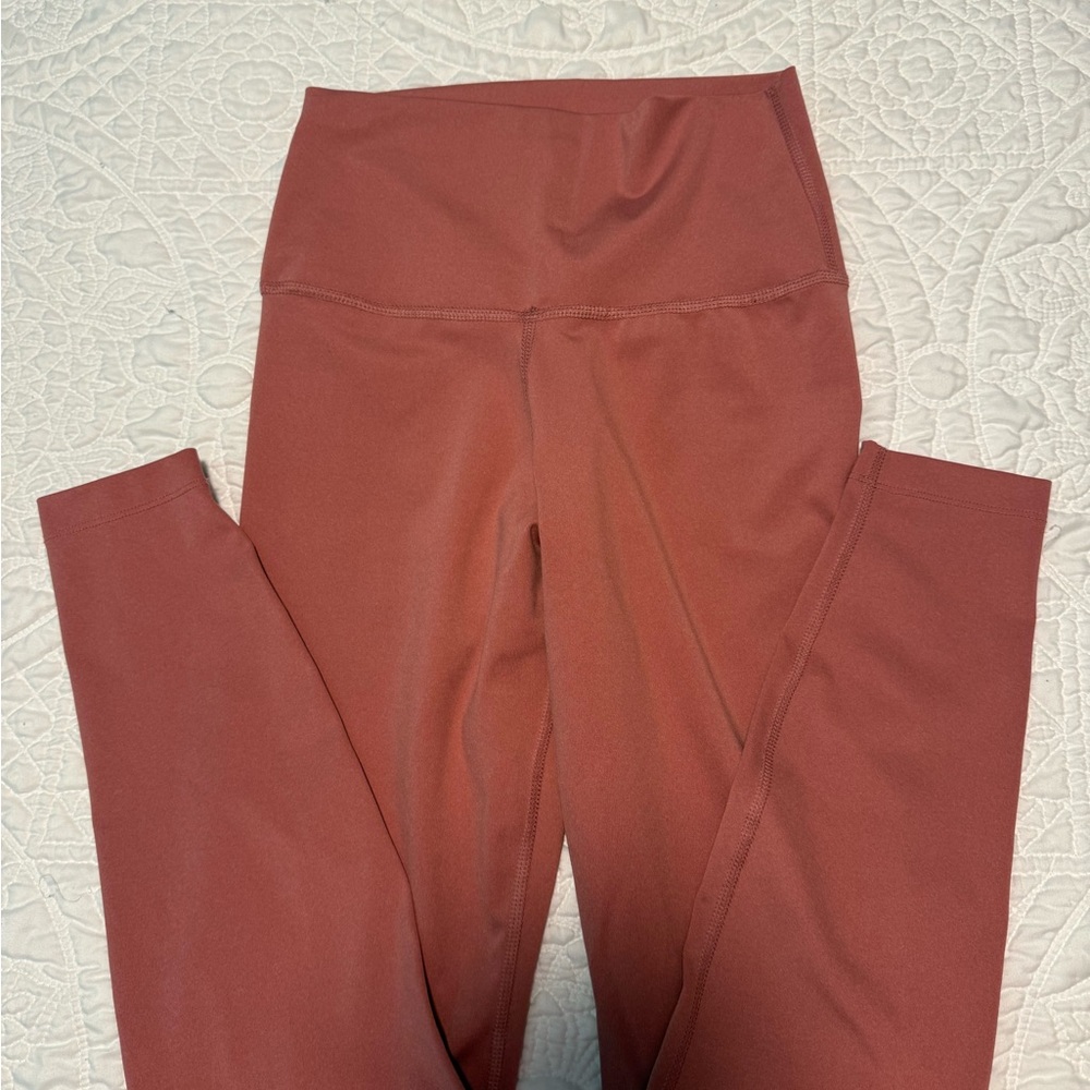 Nike Rose High-Waisted Leggings Performance Fit